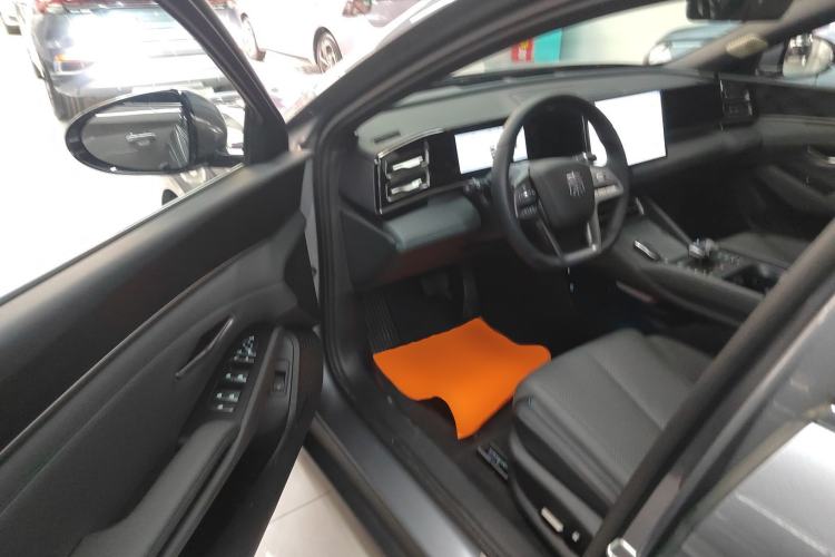 Used BYD Qin L 2025 DM-i Smart Drive 120KM Superior Model Driver Seat