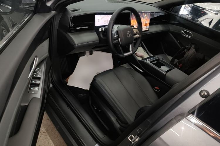 Used BYD Qin L 2025 EV 470KM Leading Edition Driver Seat