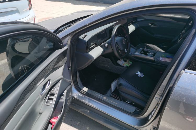 Used BYD Qin L 2025 EV 545KM Excellence Edition Driver Seat