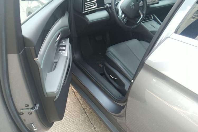 Used BYD Qin L 2025 DM-i Smart Drive 120KM Superior Model Driver Seat