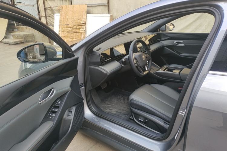Used BYD Qin L 2025 EV 470KM Leading Edition Driver Seat