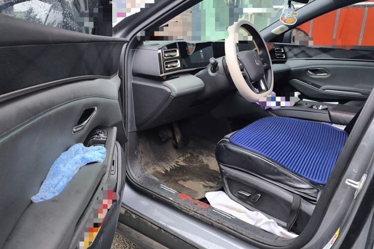 Used BYD Qin L 2025 DM-i Smart Drive 120KM Leading Model Driver Seat