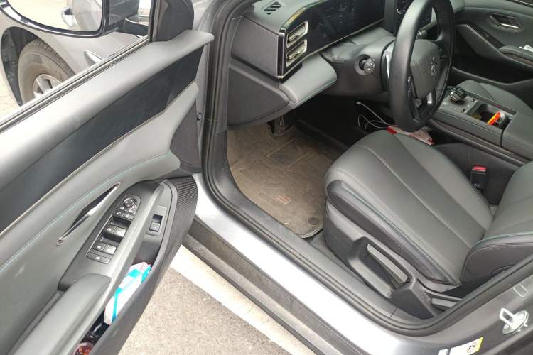 Used BYD Qin L 2025 DM-i Smart Drive 80KM Leading Model Driver Seat