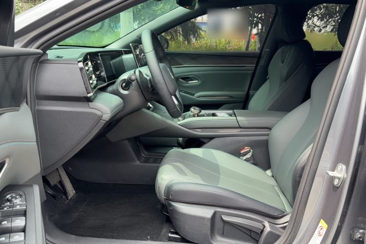 Used BYD Qin L 2025 DM-i Smart Drive 80KM Leading Model Driver Seat