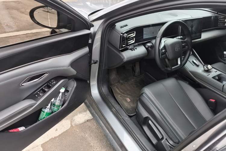 Used BYD Qin L 2025 DM-i Smart Drive 80KM Leading Model Driver Seat