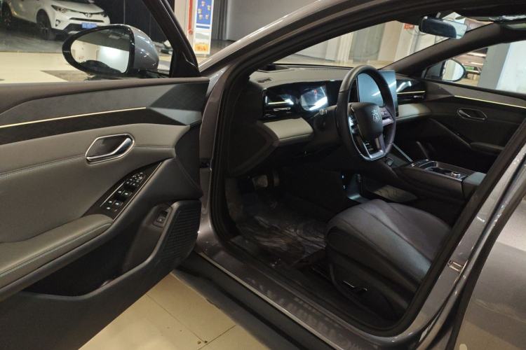 Used BYD Qin L 2025 EV 545KM Cloud Suspension Edition Driver Seat