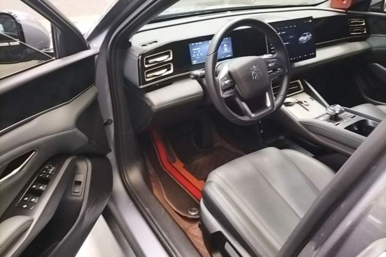 Used BYD Qin L 2025 DM-i Smart Drive 80KM Leading Model Driver Seat