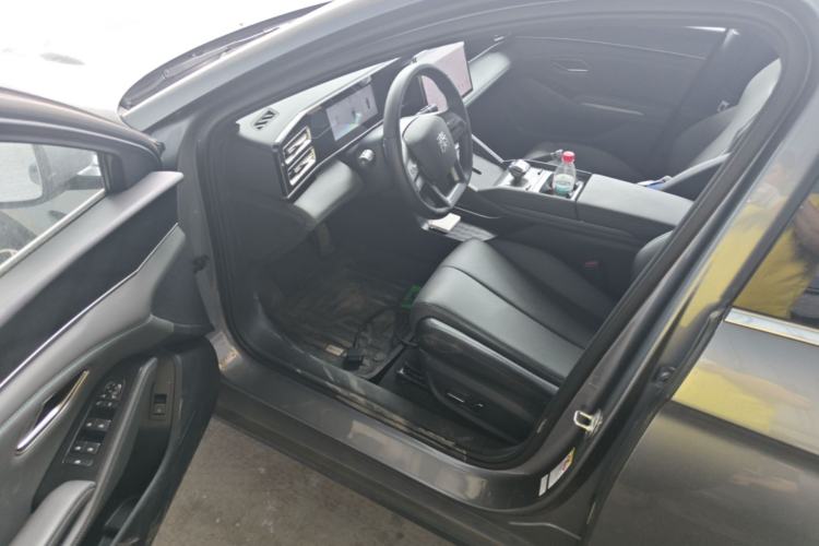 Used BYD Qin L 2025 DM-i Smart Drive 120KM Leading Model Driver Seat