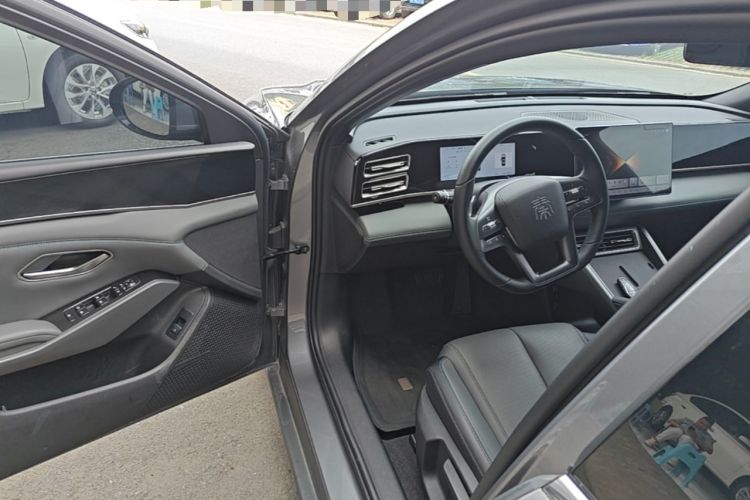 Used BYD Qin L 2025 DM-i Smart Drive 80KM Leading Model Driver Seat