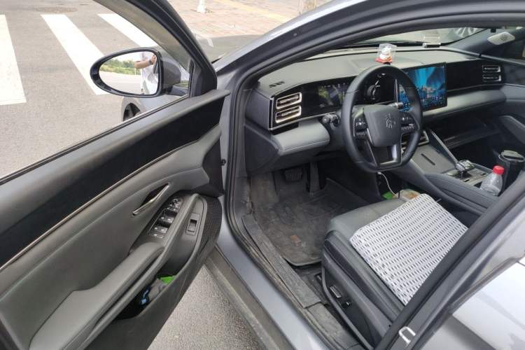 Used BYD Qin L 2025 DM-i Smart Drive 80KM Superior Model Driver Seat