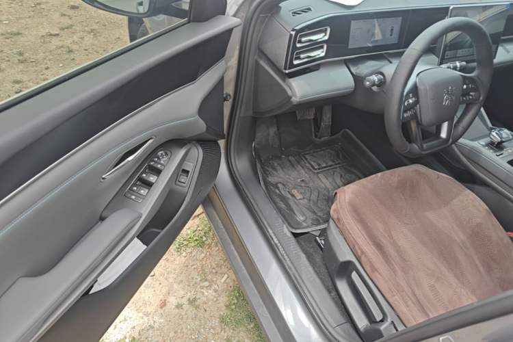 Used BYD Qin L 2025 DM-i Smart Drive 80KM Leading Model Driver Seat