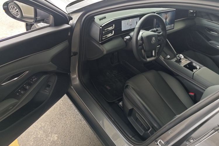 Used BYD Qin L 2025 DM-i Smart Drive 80KM Leading Model Driver Seat