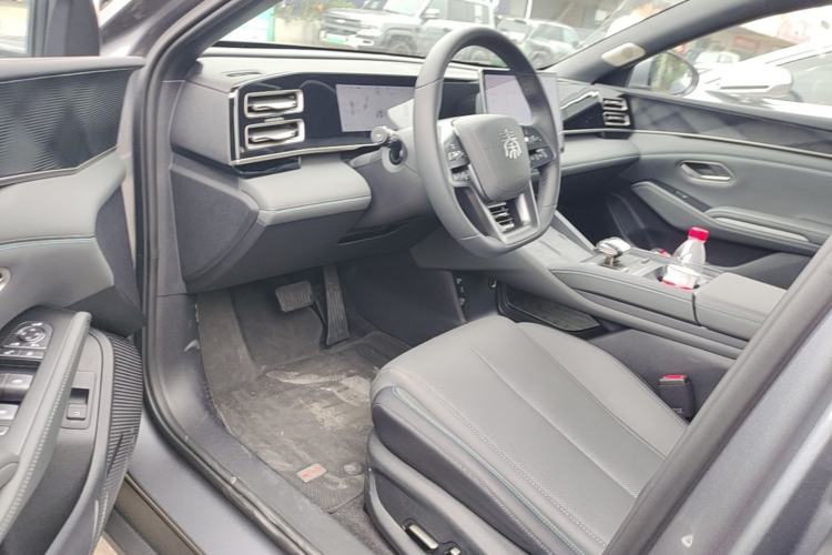 Used BYD Qin L 2025 DM-i Smart Drive 120KM Superior Model Driver Seat