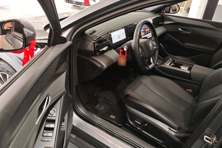 Used BYD Qin L 2025 EV 545KM Beyond Version Driver Seat