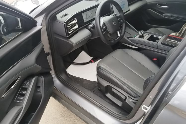 Used BYD Qin L 2025 DM-i Smart Drive 80KM Leading Model Driver Seat