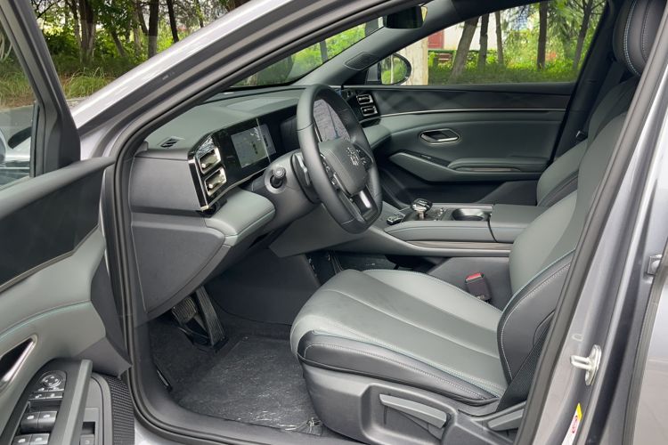 Used BYD Qin L 2025 DM-i Smart Drive 80KM Leading Model Driver Seat
