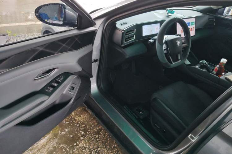 Used BYD Qin L 2025 DM-i Smart Drive 80KM Superior Model Driver Seat