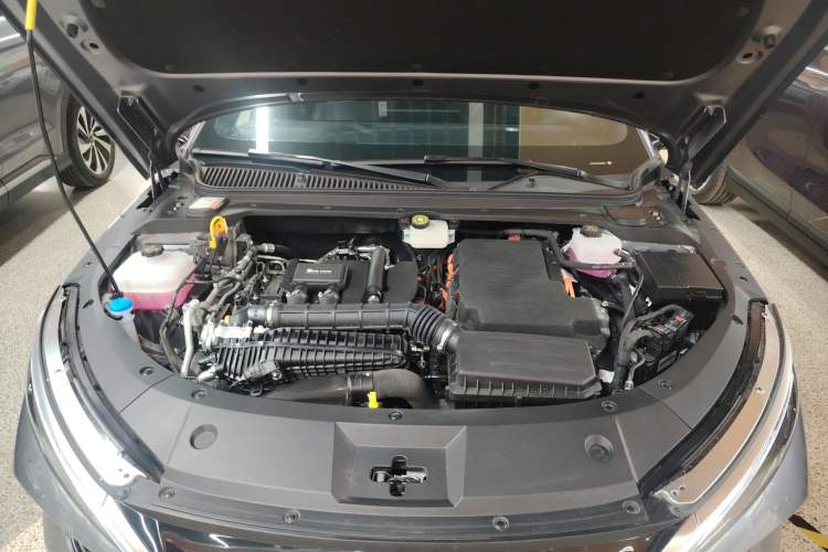 Used BYD Qin L 2025 DM-i Smart Drive 80KM Leading Model Engine Bay