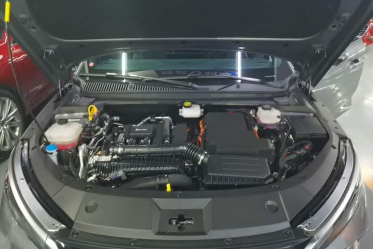Used BYD Qin L 2025 DM-i Smart Drive 80KM Leading Model Engine Bay