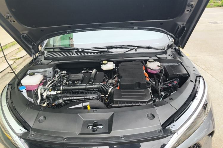 Used BYD Qin L 2025 DM-i Smart Drive 120KM Leading Model Engine Bay