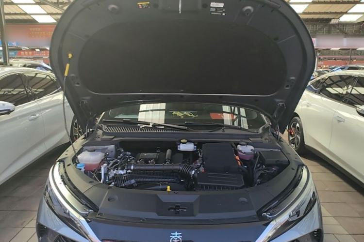 Used BYD Qin L 2025 DM-i Smart Drive 120KM Leading Model Engine Bay