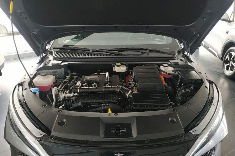 Used BYD Qin L 2025 DM-i Smart Drive 120KM Leading Model Engine Bay