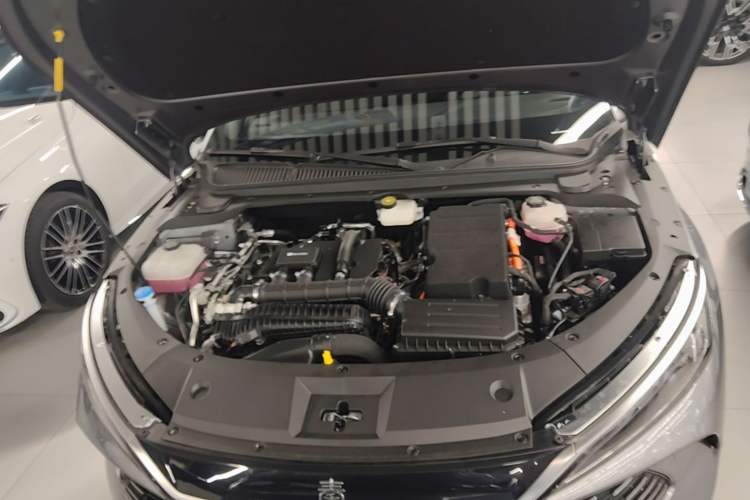 Used BYD Qin L 2025 DM-i Smart Drive 120KM Superior Model Engine Bay