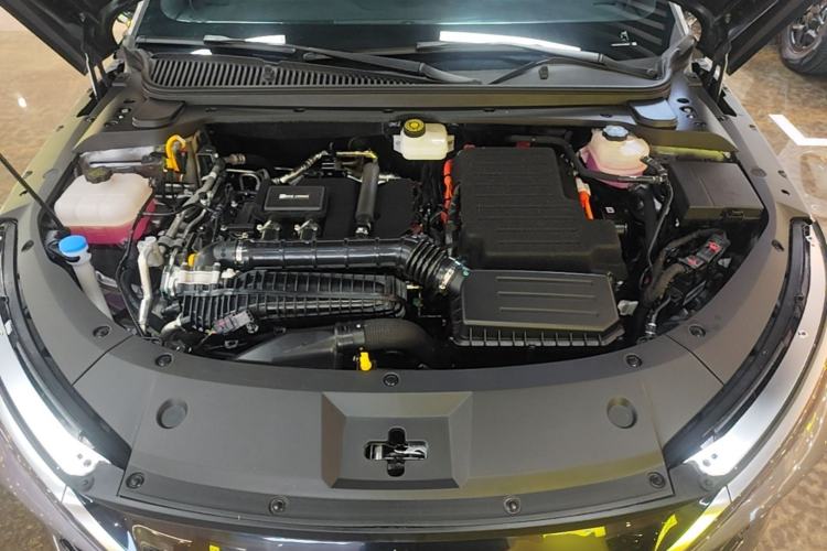 Used BYD Qin L 2025 DM-i Smart Drive 80KM Leading Model Engine Bay