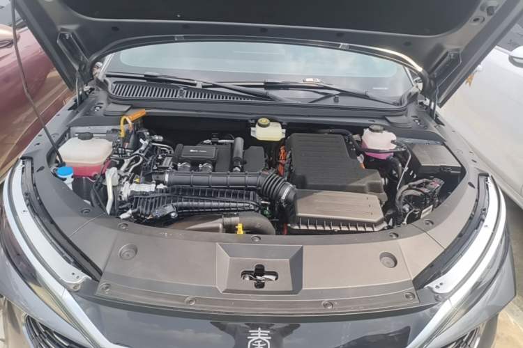 Used BYD Qin L 2025 DM-i Smart Drive 80KM Leading Model Engine Bay