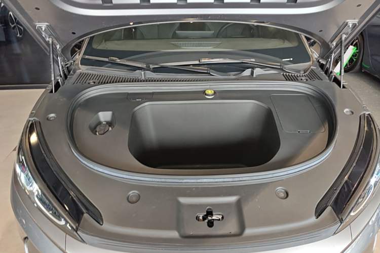 Used BYD Qin L 2025 EV 545KM Beyond Version Engine Bay