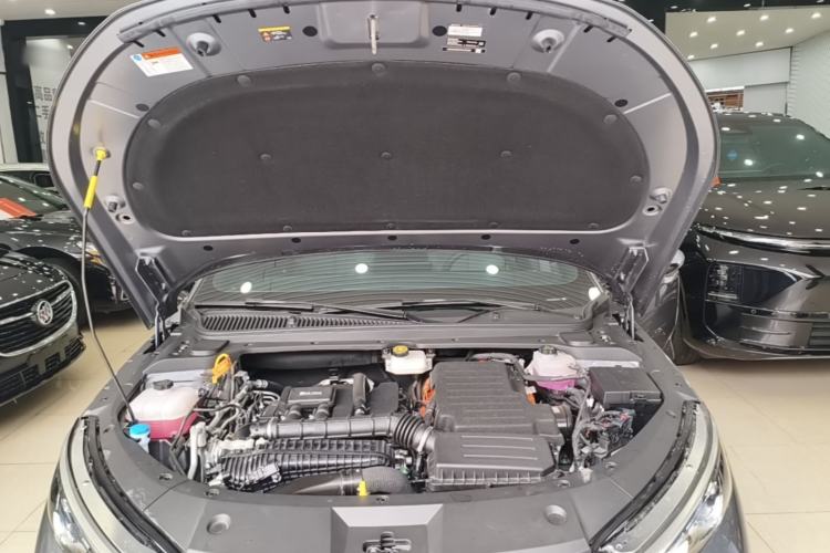 Used BYD Qin L 2025 DM-i Smart Drive 80KM Leading Model Engine Bay