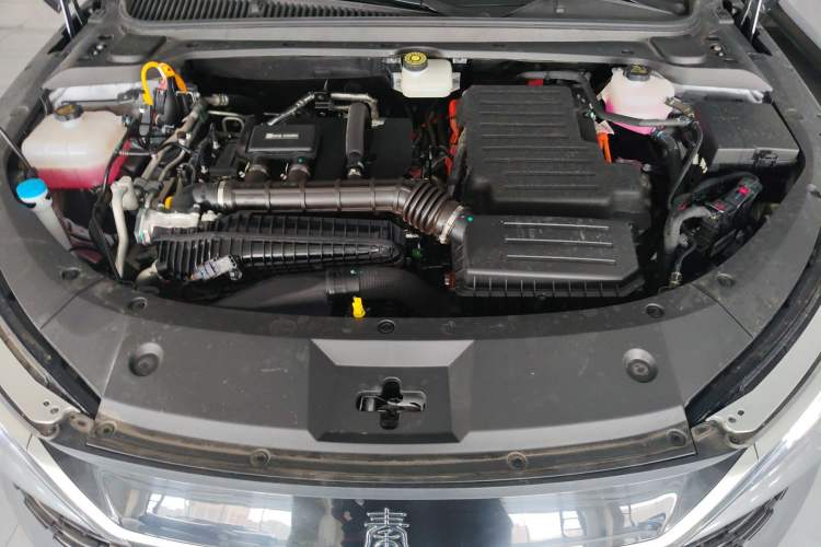 Used BYD Qin L 2025 DM-i Smart Drive 80KM Leading Model Engine Bay