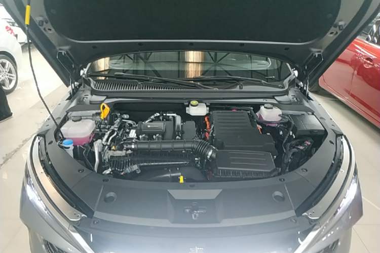 Used BYD Qin L 2025 DM-i Smart Drive 80KM Leading Model Engine Bay