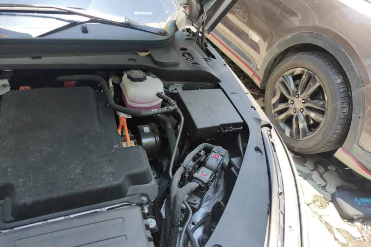 Used BYD Qin L 2025 DM-i Smart Drive 80KM Superior Model Engine Bay Left