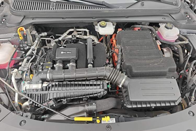 Used BYD Qin L 2025 DM-i Smart Drive 80KM Leading Model Engine Bay
