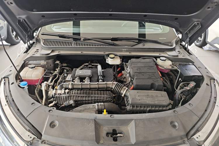 Used BYD Qin L 2025 DM-i Smart Drive 120KM Excellence Model Engine Bay