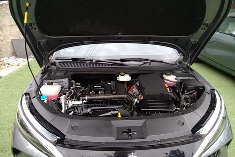 Used BYD Qin L 2025 DM-i Smart Drive 120KM Leading Model Engine Bay
