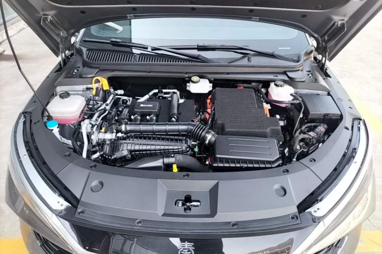 Used BYD Qin L 2025 DM-i Smart Drive 80KM Leading Model Engine Bay