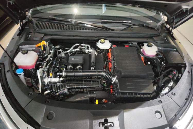 Used BYD Qin L 2025 DM-i Smart Drive 80KM Leading Model Engine Bay