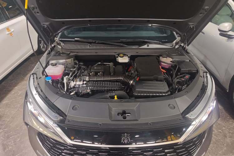 Used BYD Qin L 2025 DM-i Smart Drive 120KM Leading Model Engine Bay