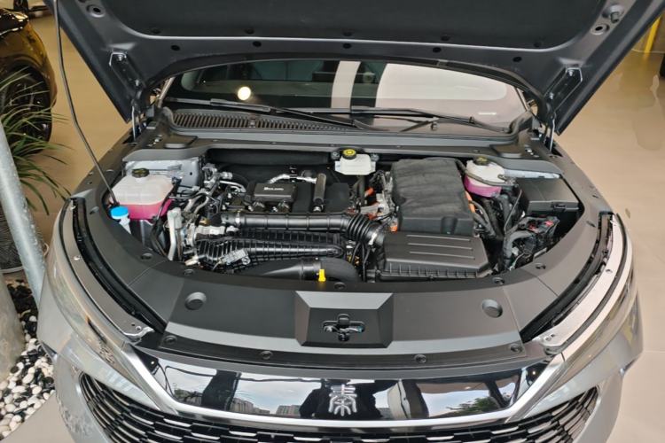 Used BYD Qin L 2025 DM-i Smart Drive 120KM Superior Model Engine Bay
