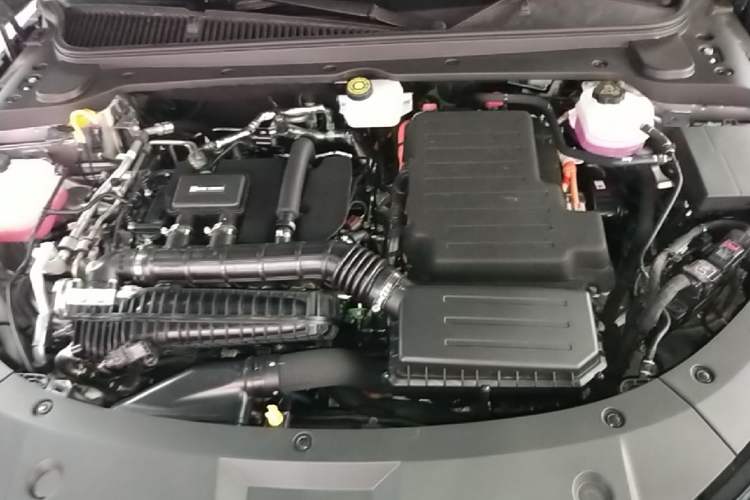 Used BYD Qin L 2025 DM-i Smart Drive 80KM Leading Model Engine Bay