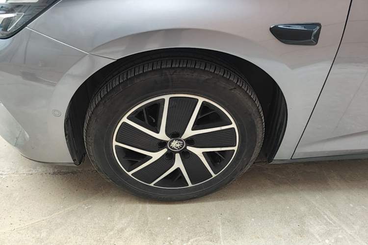 Used BYD Qin L 2025 DM-i Smart Drive 120KM Leading Model Exterior 1