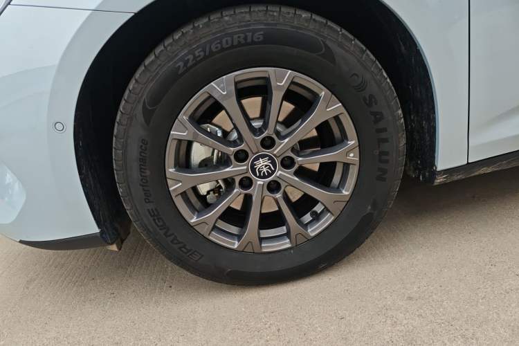 Used BYD Qin L 2025 DM-i Smart Drive 80KM Leading Model Exterior 2