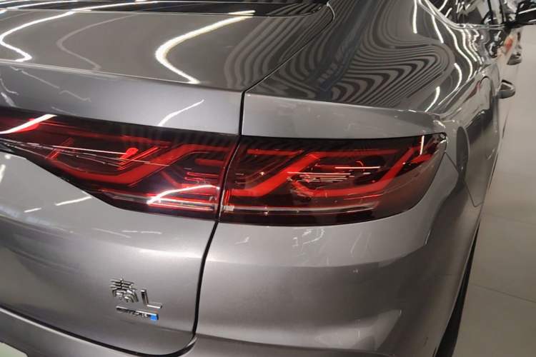Used BYD Qin L 2025 DM-i Smart Drive 120KM Superior Model Exterior 3