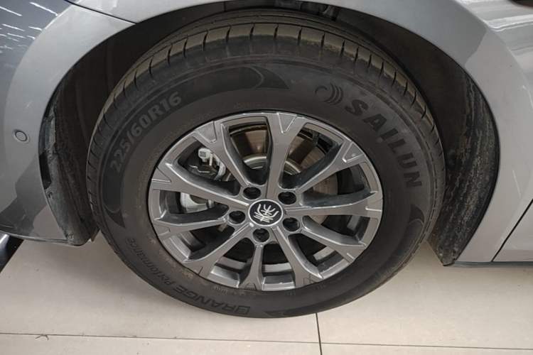 Used BYD Qin L 2025 DM-i Smart Drive 80KM Leading Model Exterior 4