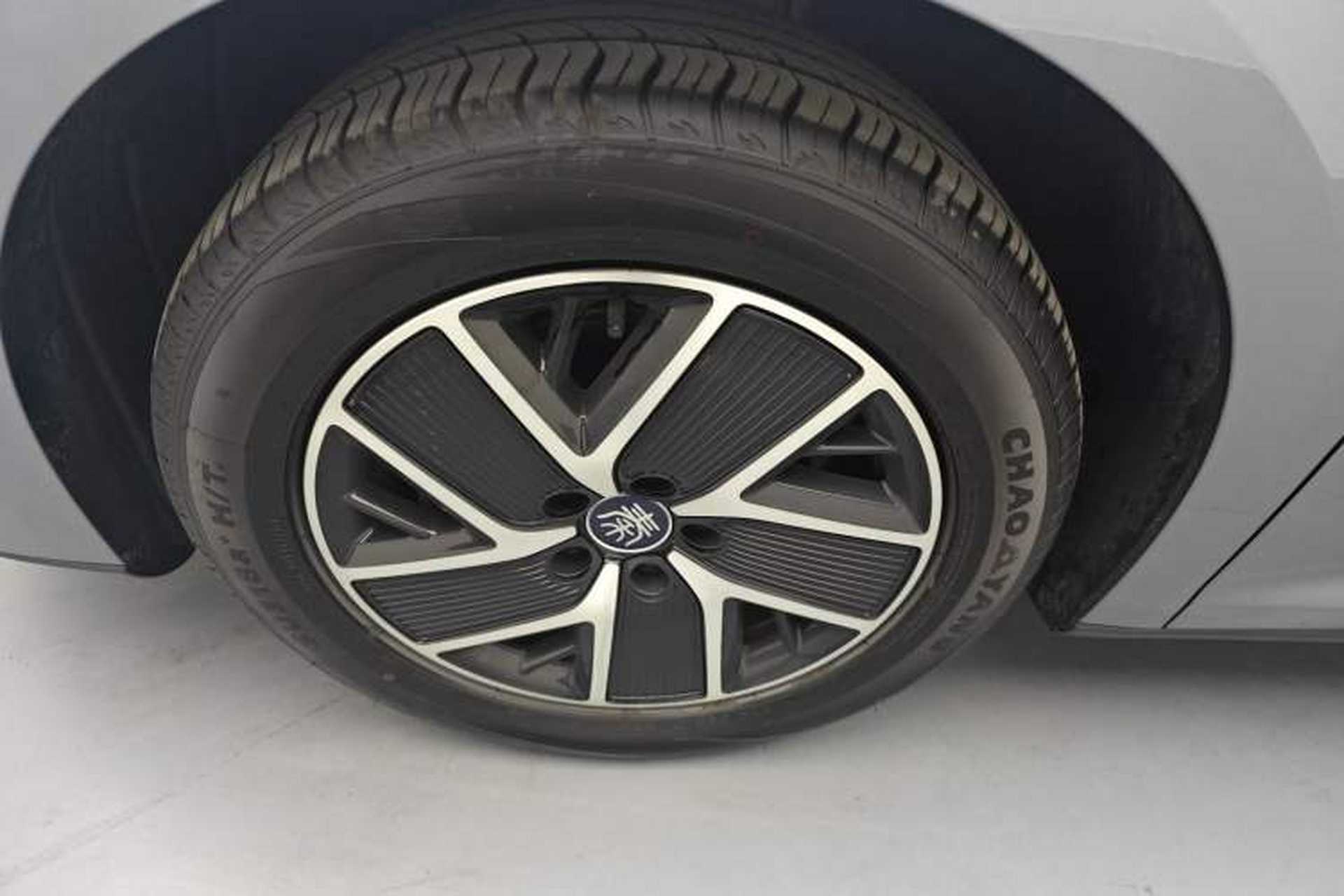 Used BYD Qin L 2025 DM-i Smart Drive 120KM Superior Model Exterior 4
