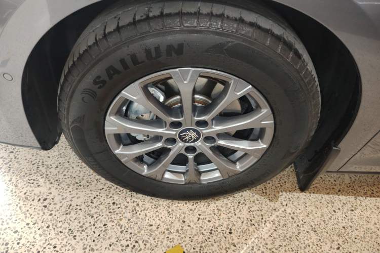 Used BYD Qin L 2025 DM-i Smart Drive 80KM Leading Model Exterior 4