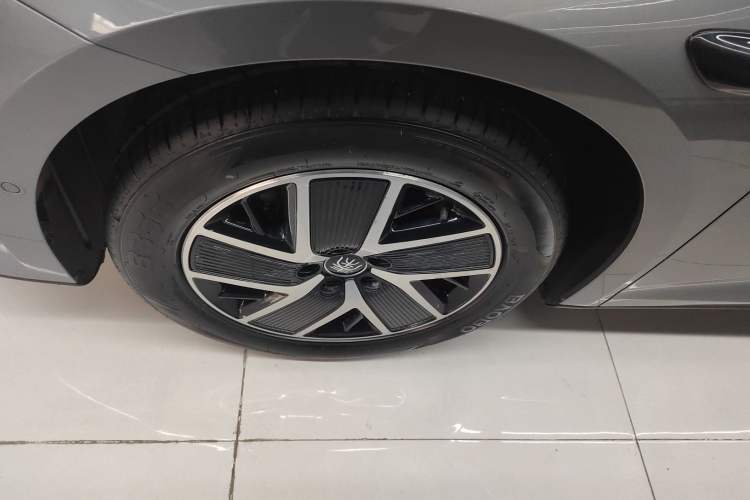Used BYD Qin L 2025 DM-i Smart Drive 120KM Superior Model Exterior 4