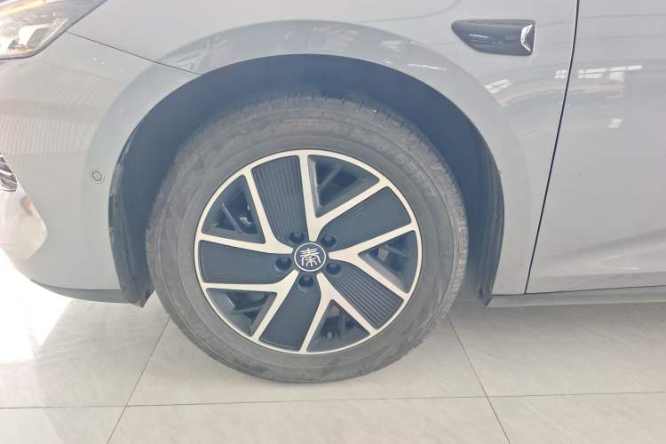 Used BYD Qin L 2025 DM-i Smart Drive 120KM Superior Model Exterior 4
